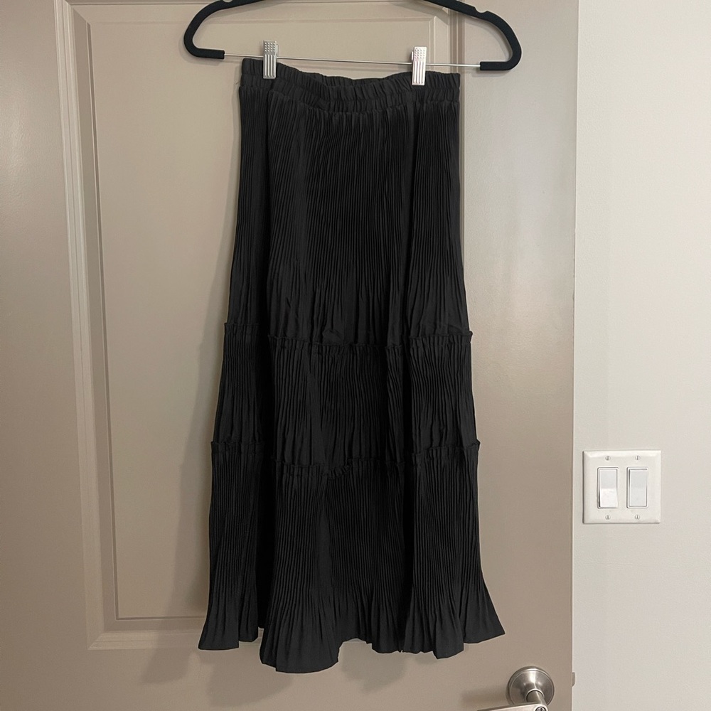 Black midi skirt